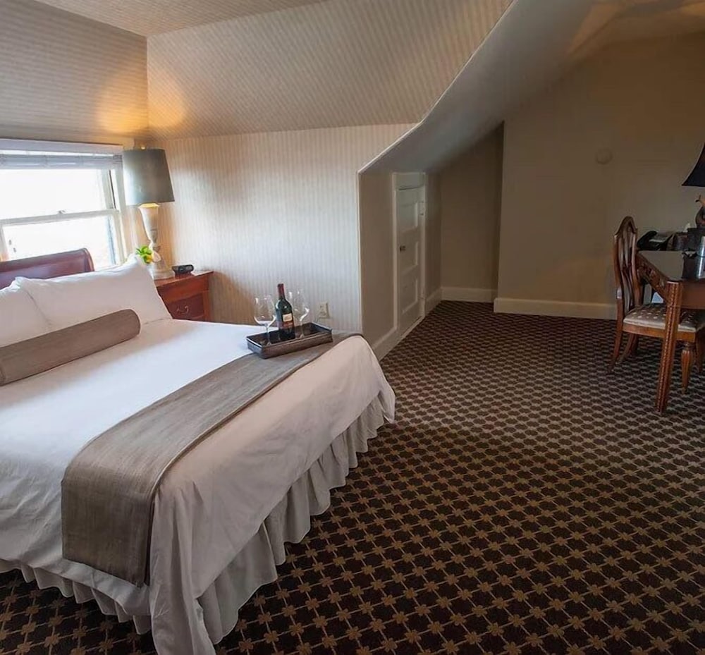 OceanCliff Hotel - photo 10