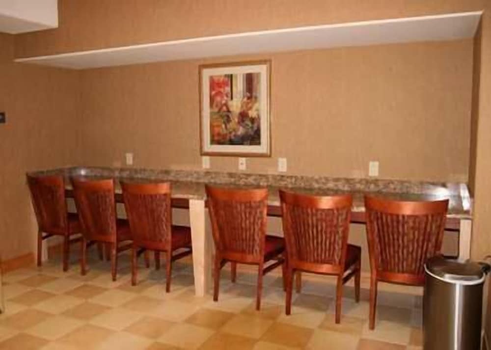 Hampton Inn Garden City - photo 24