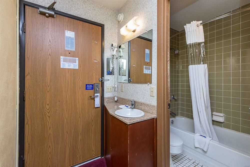 Motel 6 Moline - photo 46
