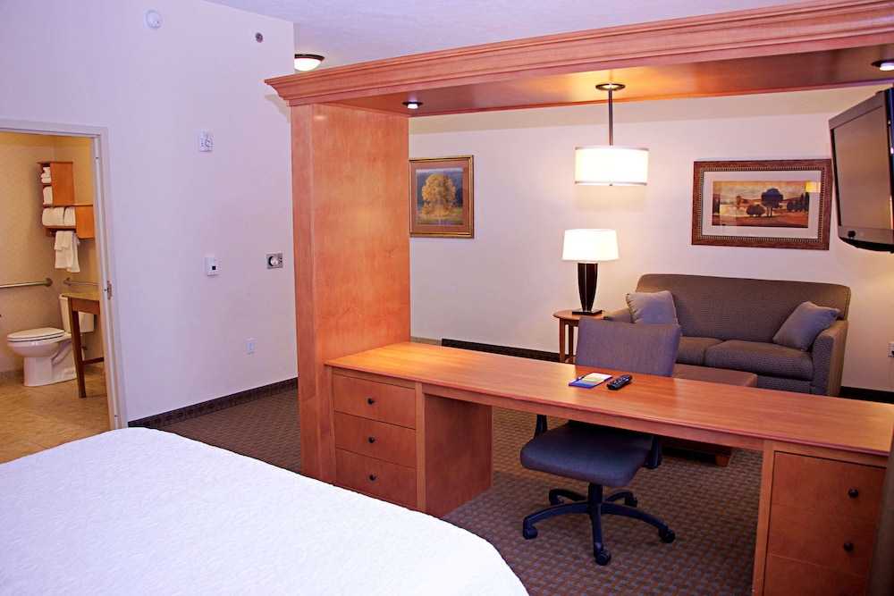 Hampton Inn Sidney NE - photo 12