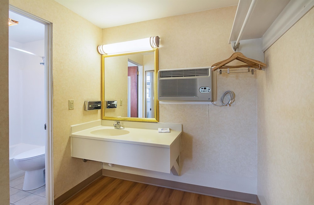 Motel 6 Mechanicsburg Harrisburg West - photo 29