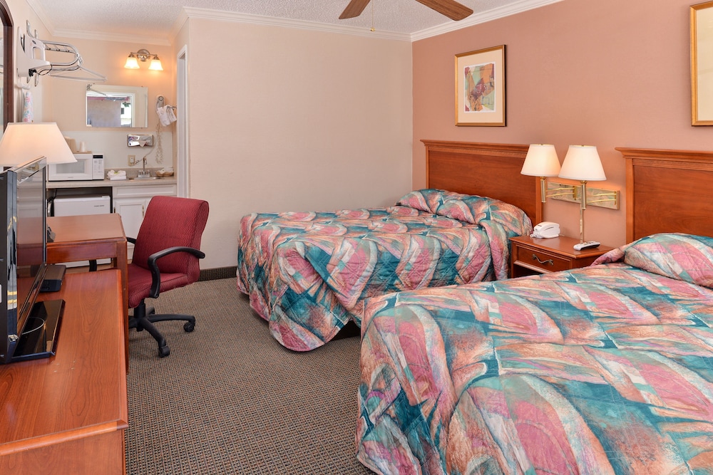 Golden Eagle Motel - photo 12