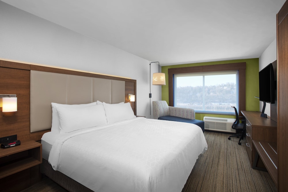Holiday Inn Express Charleston Civic Center by IHG - photo 7