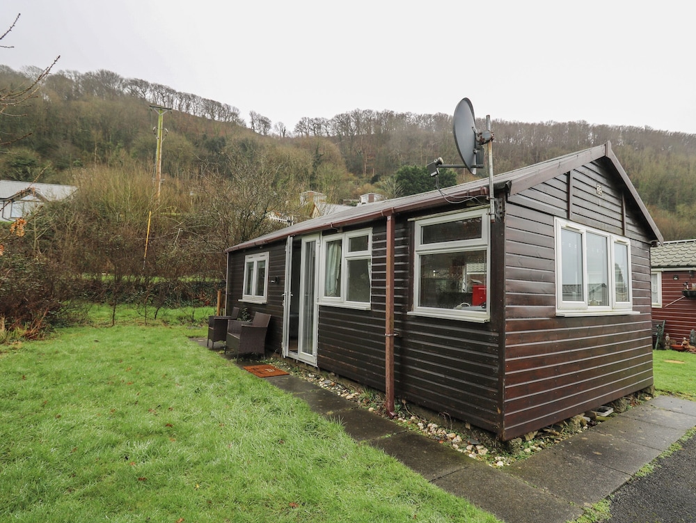 Chalet 32 — 4-Star Luxury Hotel in Aberystwyth, United Kingdom