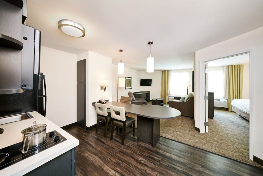 Candlewood Suites Cheyenne by IHG - photo 10