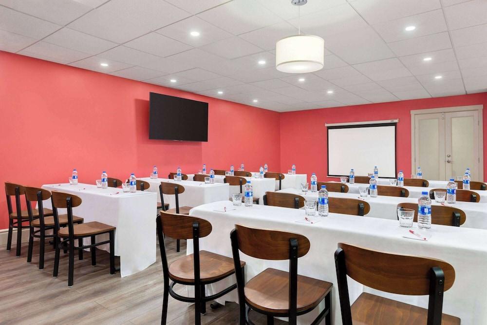 Ramada By Wyndham Oakland Downtown City Center - photo 30