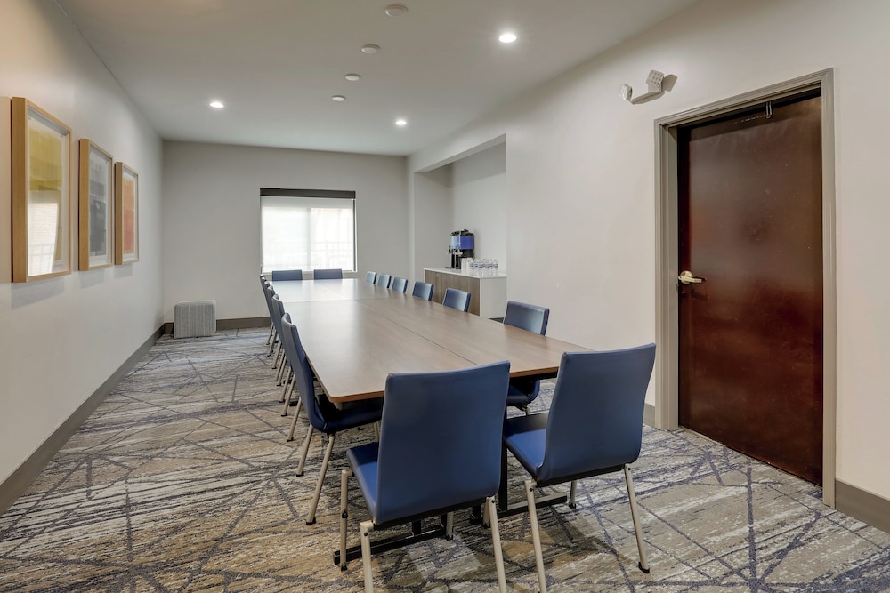 Holiday Inn Express Hotel & Suites Hinesville East Fort Stewart - photo 153
