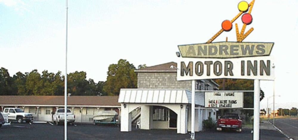 Andrews Motor Inn - photo 2