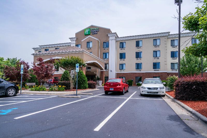 Holiday Inn Express & Suites Roanoke Rapids SE by IHG - photo 5