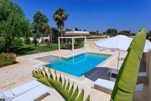 Villa con piscina Il Giardino di Jo — 4-Star Luxury Hotel in Minervino Di Lecce, Italy