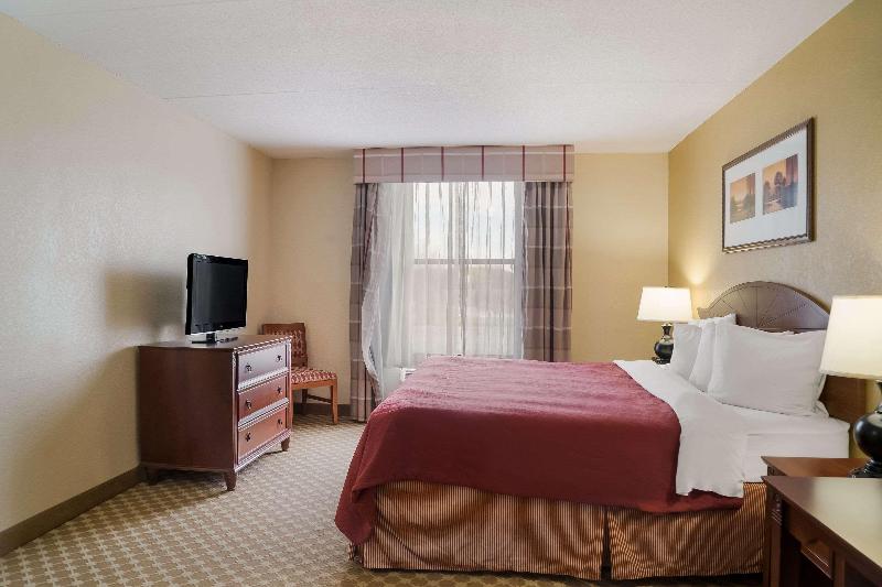Quality Inn & Suites - photo 28