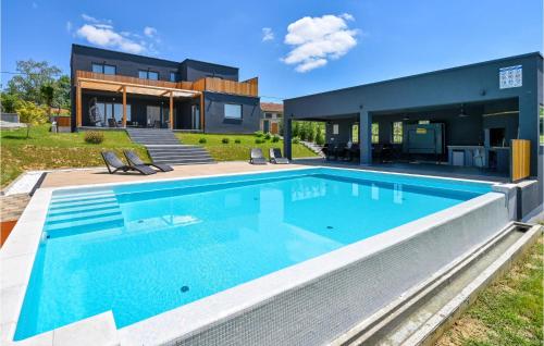 Beautiful Home In Klostar Ivanic — 4-Star Luxury Hotel in Klostar Ivanic, Croatia
