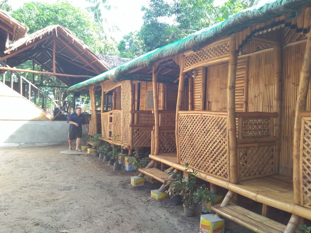 Stellbucks Huts in San Vicente, Philippines