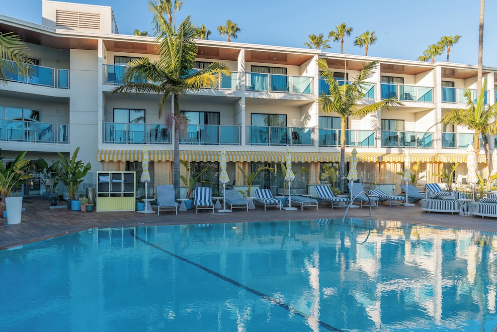 Marina del Rey Hotel - photo 23