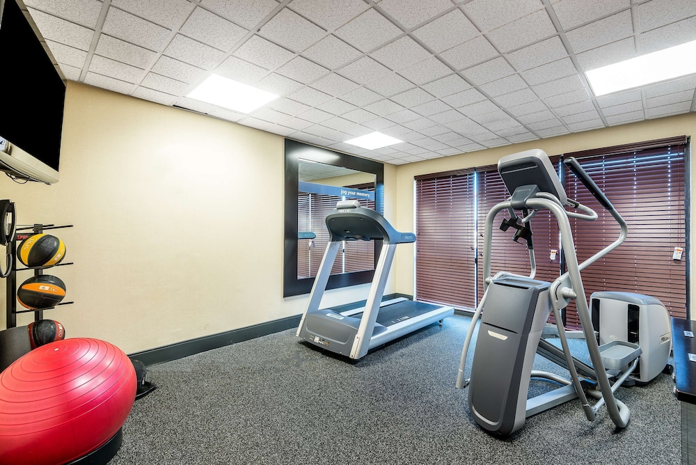 Hampton Inn Parkersburg Mineral Wells - photo 37