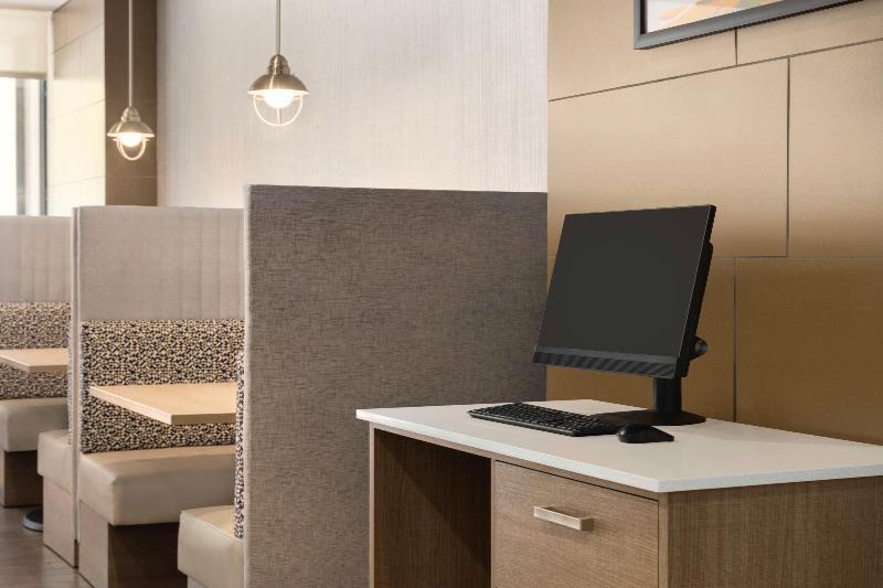 Home2 Suites by Hilton Oxford - photo 25