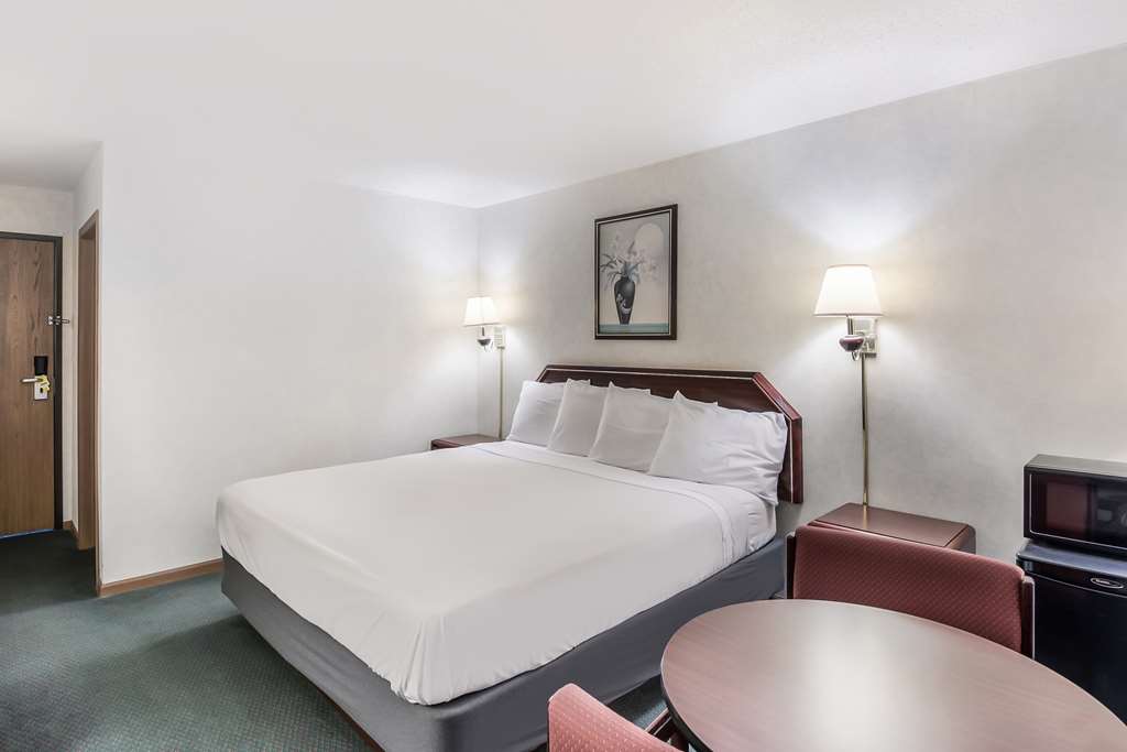 Americas Best Value Inn Wenona - photo 9