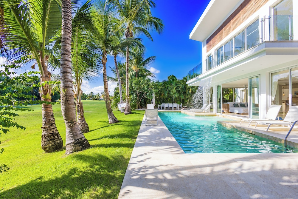 Luxury Rentals in Punta Cana Exclusive Waterfall Villa with Private Pool BBQ Maid Golf — 4-Star Luxury Hotel in Punta Cana, Dominican Republic