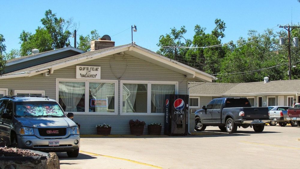 Arrowhead Motel Gillette - photo 27