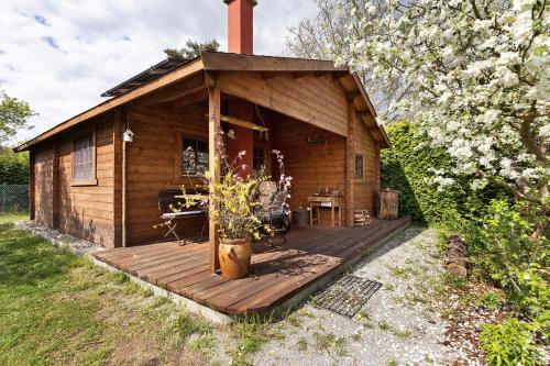 Blockhütte - carbon neutral hotel in Fuerstenwalde
