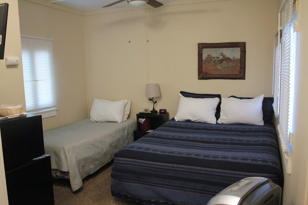 Shep's Miners Inn - photo 15