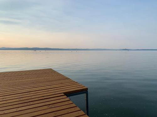 Lakeside Home Apartman — 4-Star Luxury Hotel in Balatonszarszo, Hungary