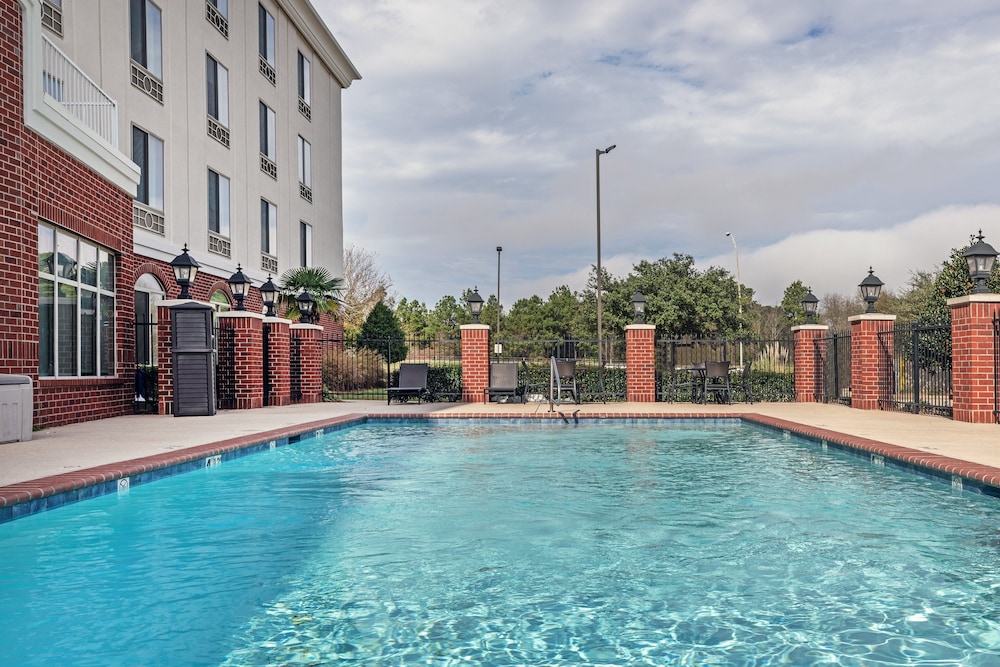 Holiday Inn Express & Suites West by IHG - photo 13