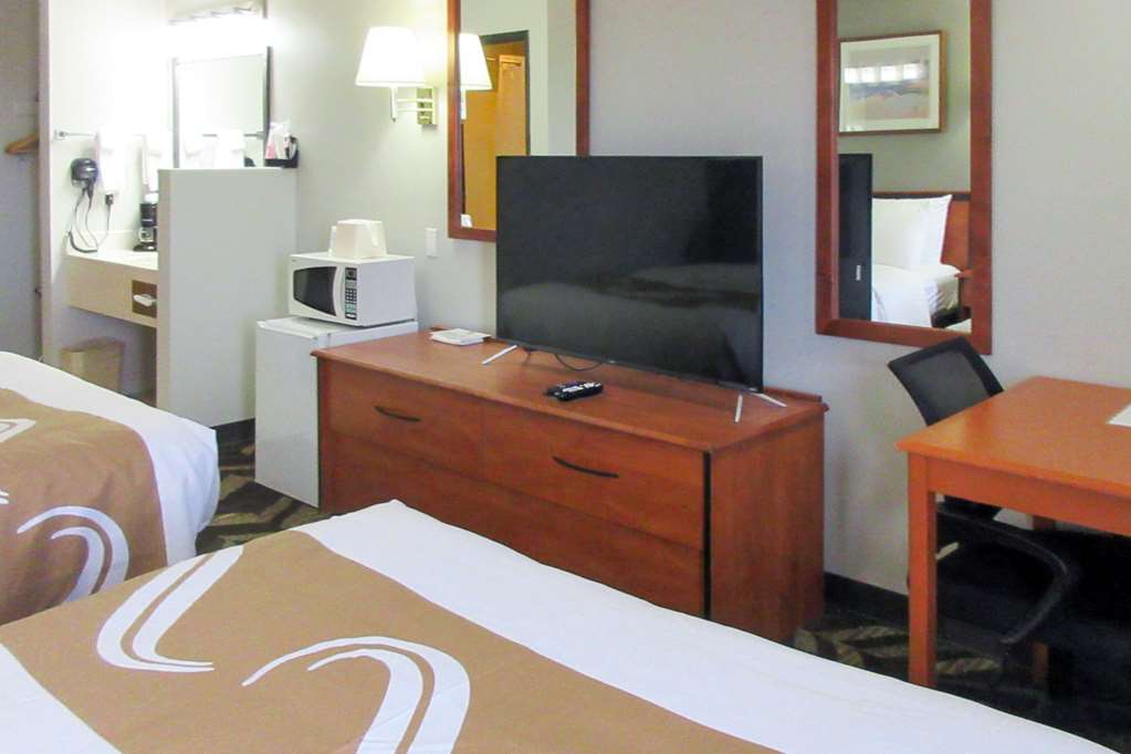 Rodeway Inn Salina - photo 22