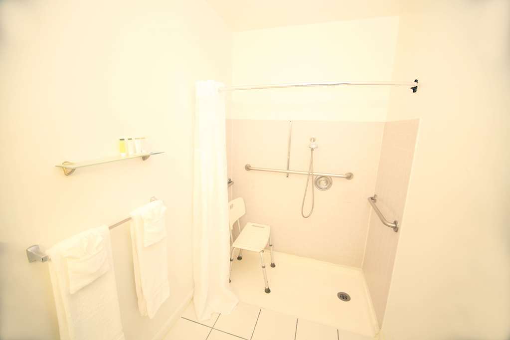 Travelodge by Wyndham Burbank Glendale - photo 11