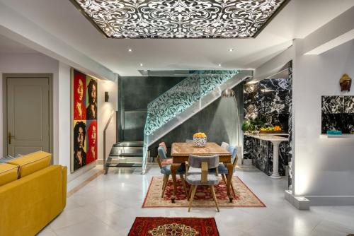 Farmaki Residence Plaka — 4-Star Luxury Hotel in Athens, Greece