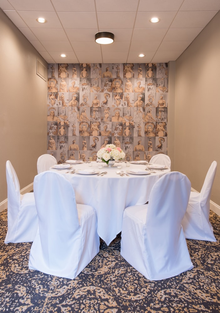 Holiday Inn French Quarter Chateau Lemoyne By Ihg - photo 26