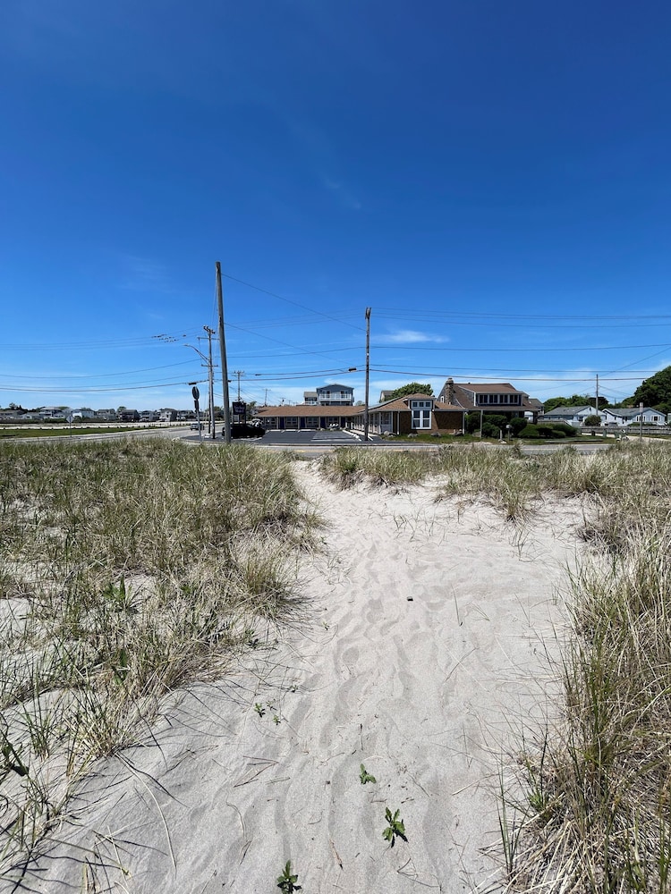 The Anchor Motel - photo 36
