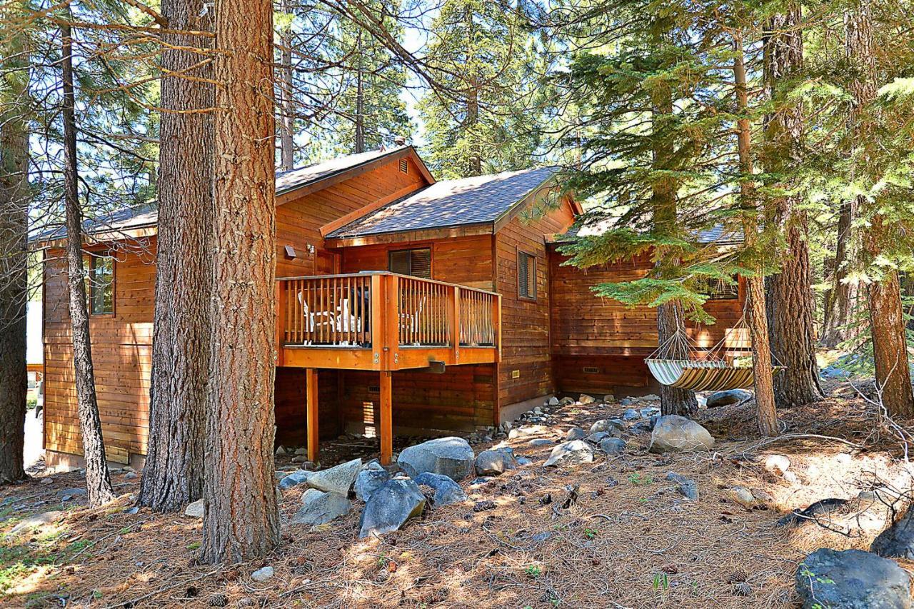 Cozy Tahoe Donner Retreat — 4-Star Luxury Hotel in Truckee, United States