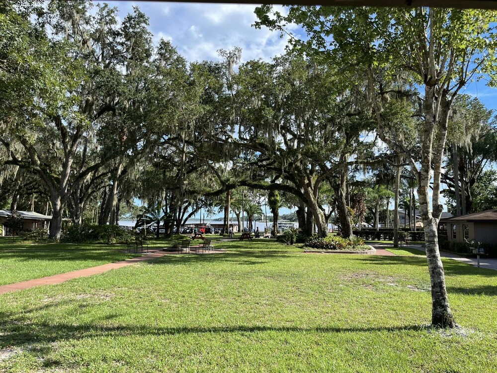 Tropical Resort & Marina on Lake Beresford - photo 29
