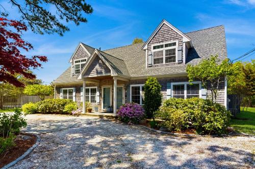 The Yarmouth Anchor 12 And 14 — West Yarmouth