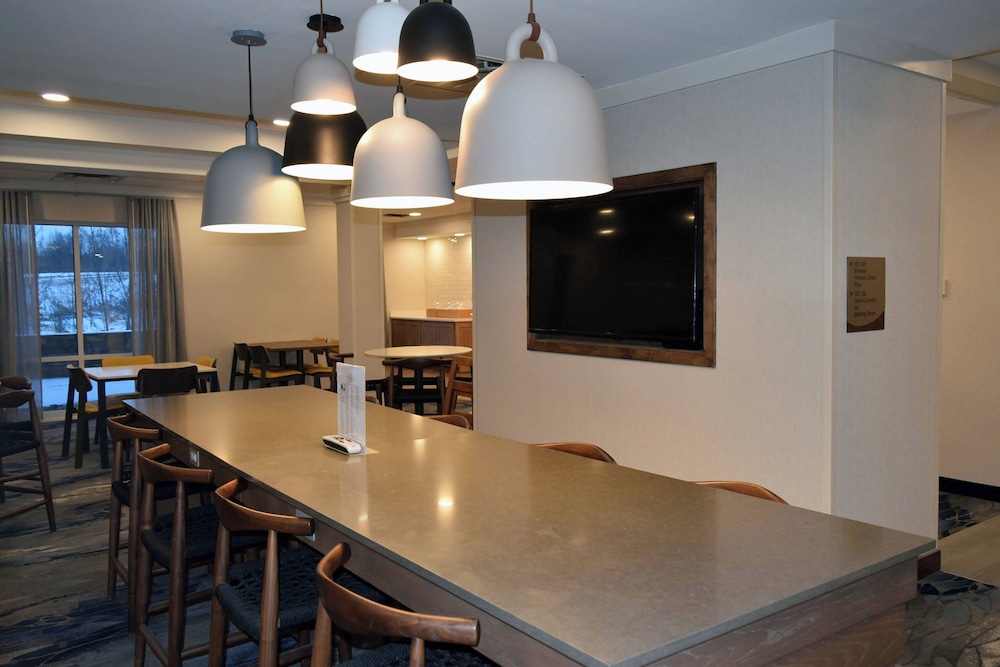 Fairfield Inn and Suites by Marriott Youngstown Austintown - photo 21