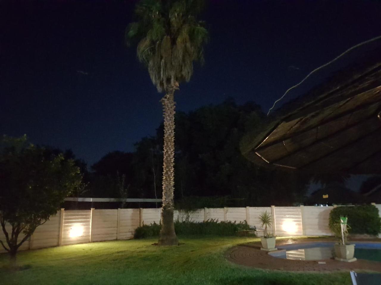 Huis Afrika — 4-Star Luxury Hotel in Vanderbijlpark, South Africa