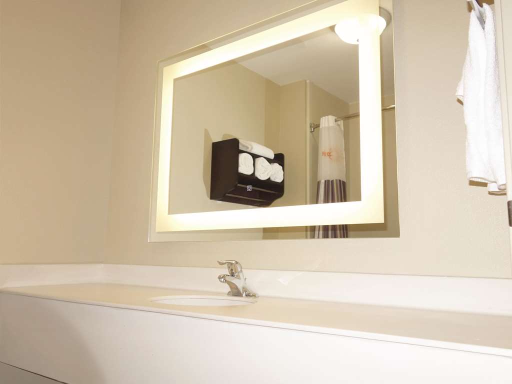 La Quinta Inn & Suites by Wyndham Corpus Christi Northwest - photo 11