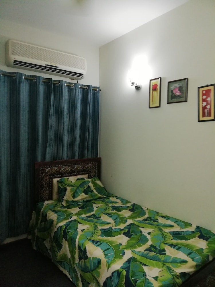 Comfort Zoxe in Lahore, Pakistan