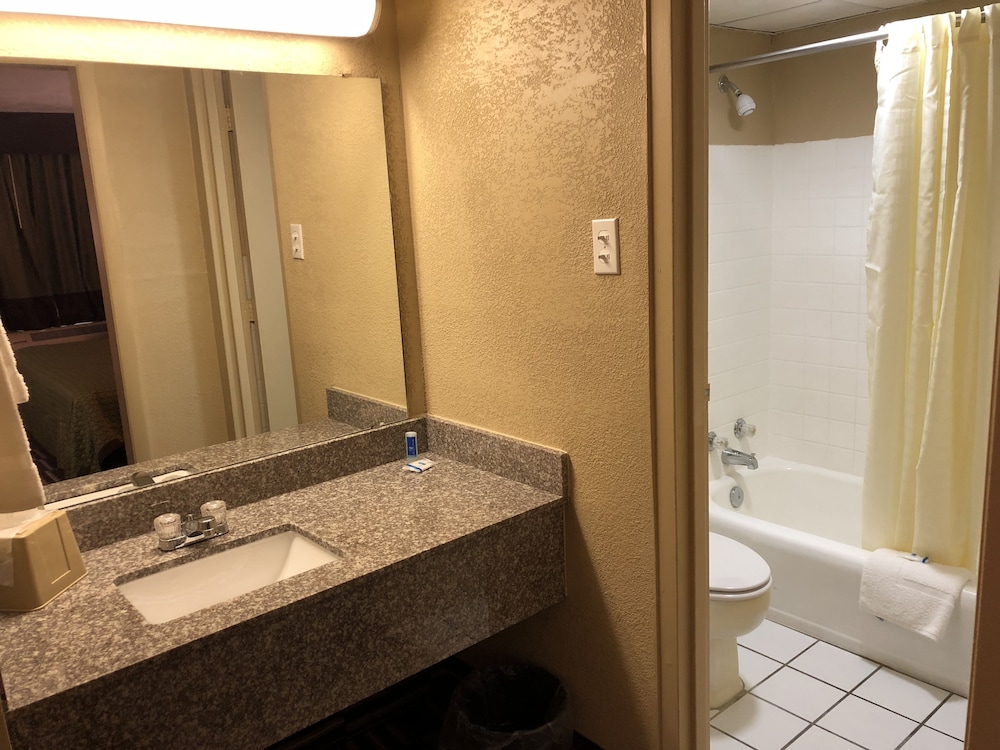 Travel Inn Bristol near State St - photo 12