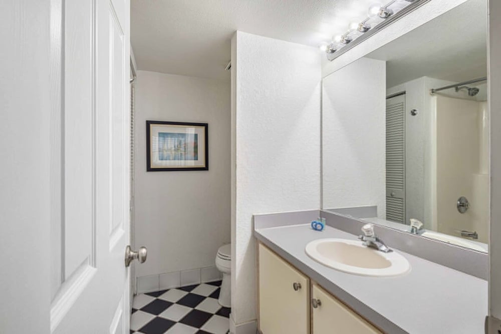 Tortuga Suite at Sunrise Suites Resort Heated Pool Hot Tub & Free Parking - photo 15