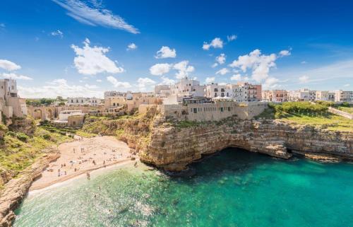 Apulian Escapes Essentia the Apartment — 4-Star Luxury Hotel in Polignano A Mare, Italy