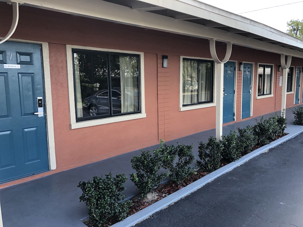 Ocala Cove Motel - photo 23