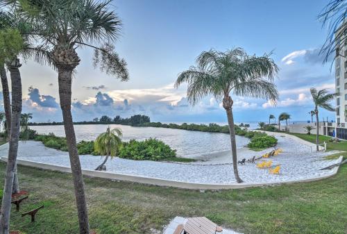 Gulf View Hudson Condo in Waterfront Resort - photo 10