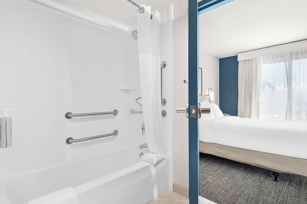 Spark by Hilton Exton - photo 23