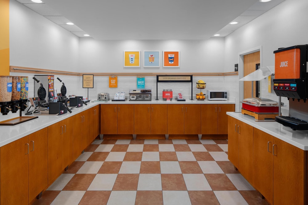 Hampton Inn & Suites Orem - photo 44