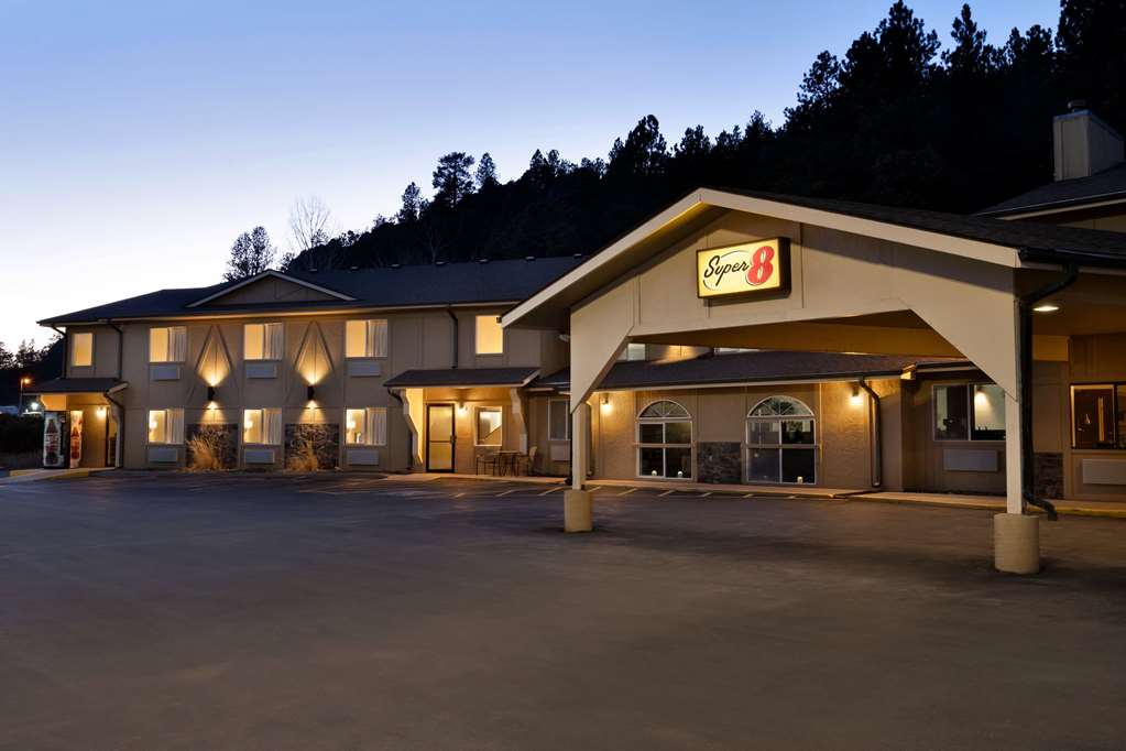 Super 8 by Wyndham Custer Crazy Horse Area in Custer, United States