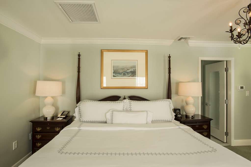 Bienville House Hotel - photo 16