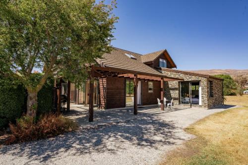 Heritage Villa 10 Wanaka Holiday Home — 4-Star Luxury Hotel in Wanaka, New Zealand