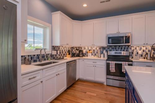 Paradise Pointe by Oak Island Accommodations - photo 18